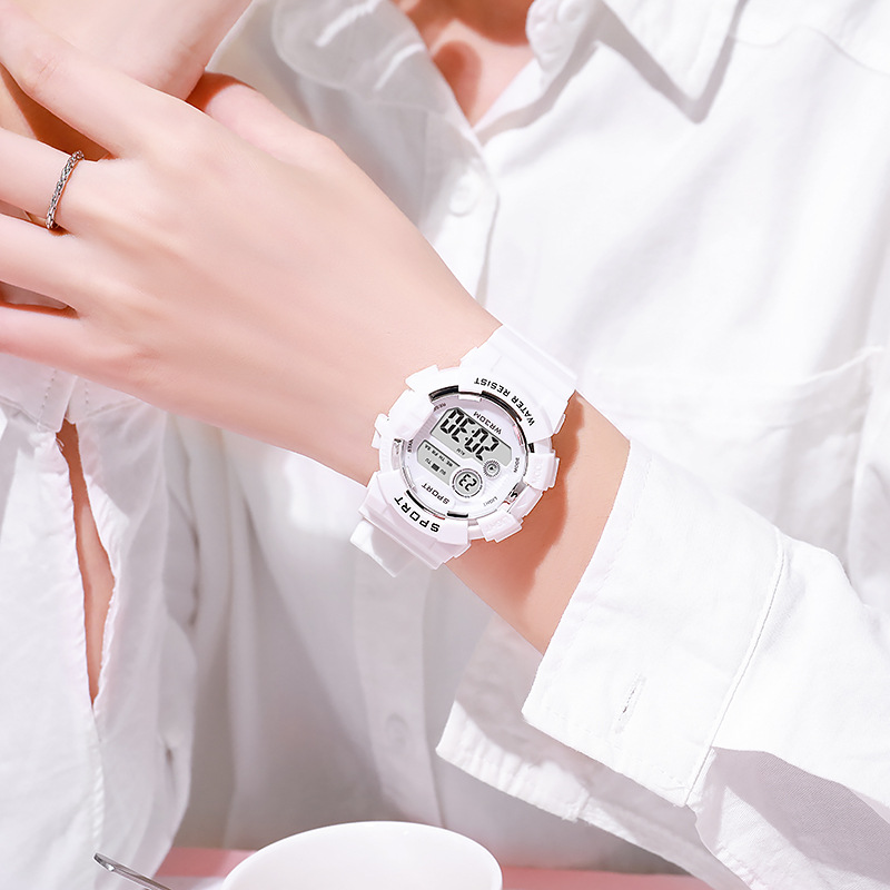 ساعات أطفال عصرية مضيئة مقاومة - مراجعة Smartwatch Watches For Children وسعره