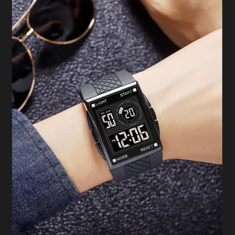 ساعة رياضية رقمية مقاومة للماء - مراجعة Leather Watch Strap وسعره